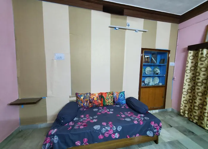 Entire 2Bhk Ground-Floor Suite In Independent House